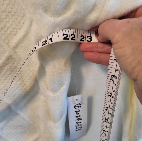 Woven Heart Cozy Cable Knit Sweater - Cream Over Sized Small - Picture 7 of 8